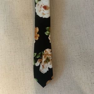 Black floral skinny tie